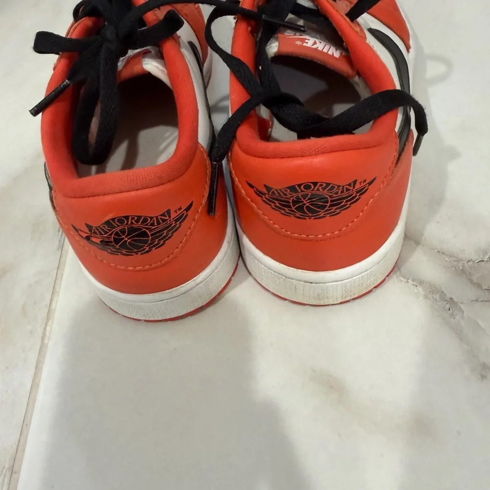 Nike classic low